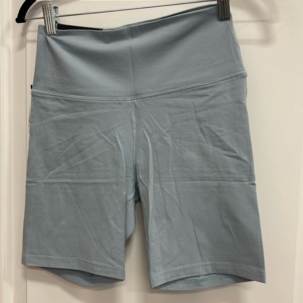 TnaLIFE chill short, 7 inch inseam, never worn, size medium